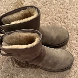 Women's Shearling-Lined Boots - Gray